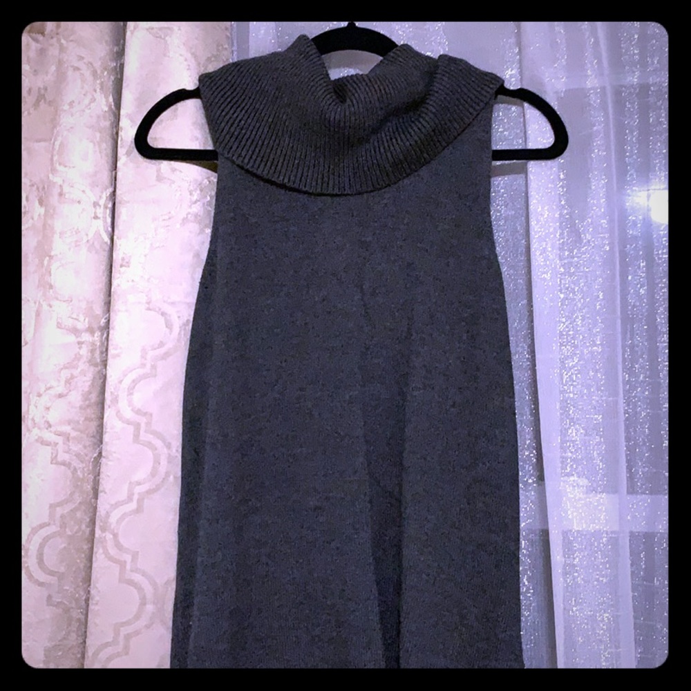 Michael Kors turtle neck no sleeve sweater